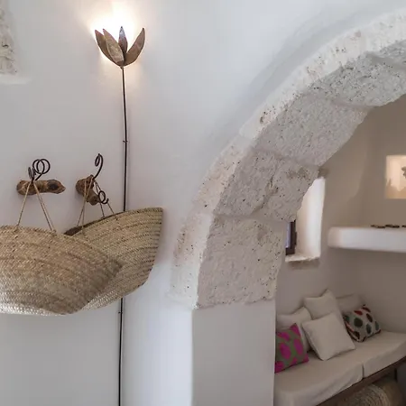 Trullo In With Infinity Pool *