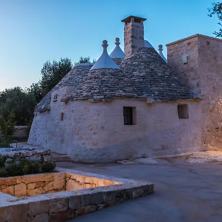 Trullo In With Infinity Pool Semesterbostad Cisternino