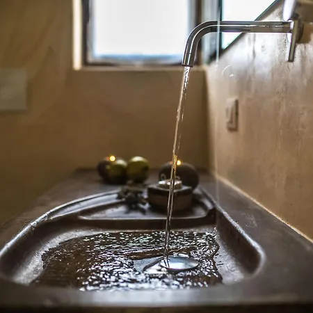 Trullo In With Infinity Pool * Cisternino
