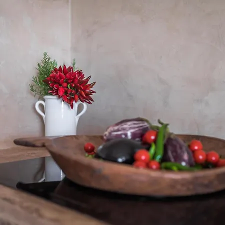 Trullo In With Infinity Pool *