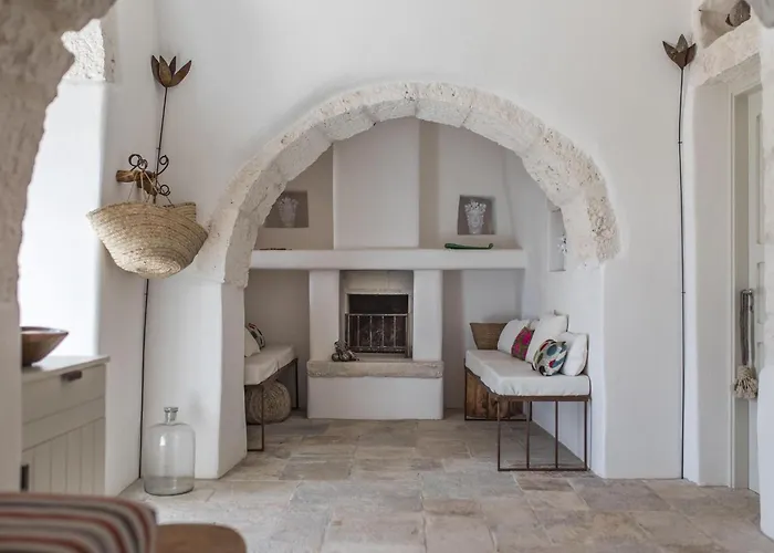 Trullo In With Infinity Pool