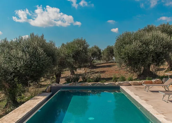 Trullo In With Infinity Pool *